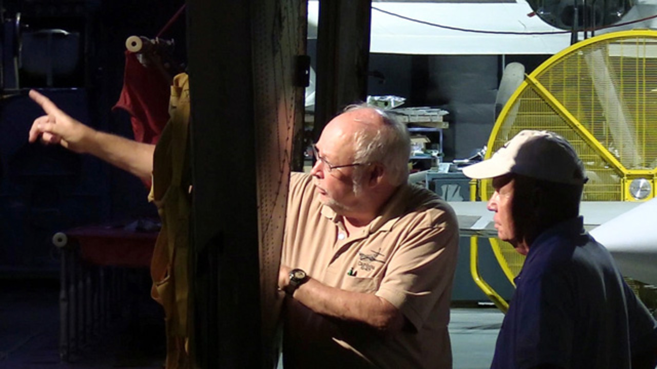 Veterans visit museum to help planes restoration process