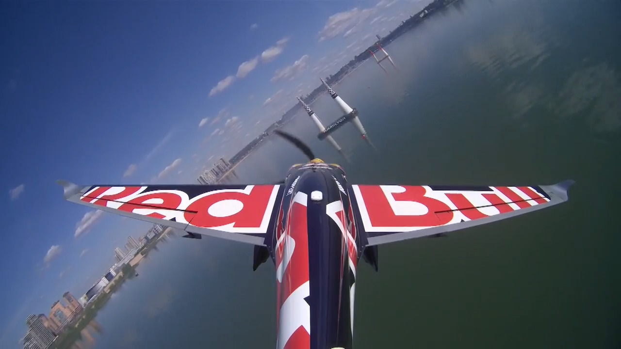 Watch planes soar in 2018 Red Bull Air Race Championship in Russia