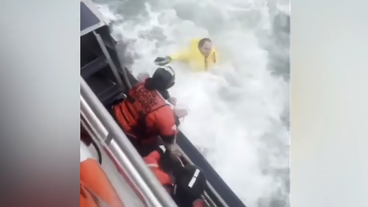 Four rescued from floundering boat off North Carolina