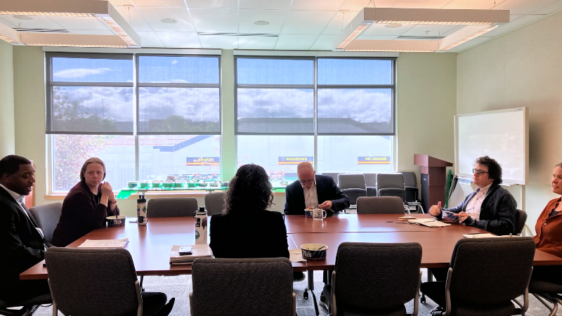 Olympia City Council gathers for dinner meeting