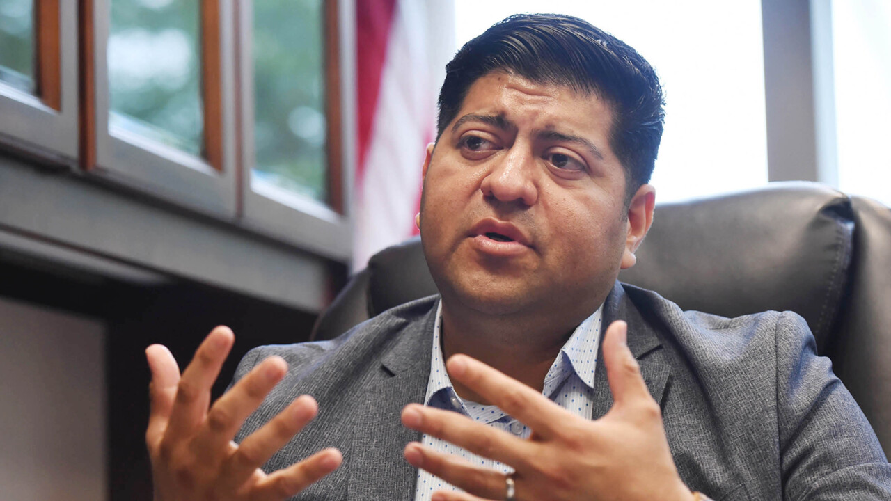 This candidate says being an ‘extreme moderate’ will help him in Fresno’s mayor race