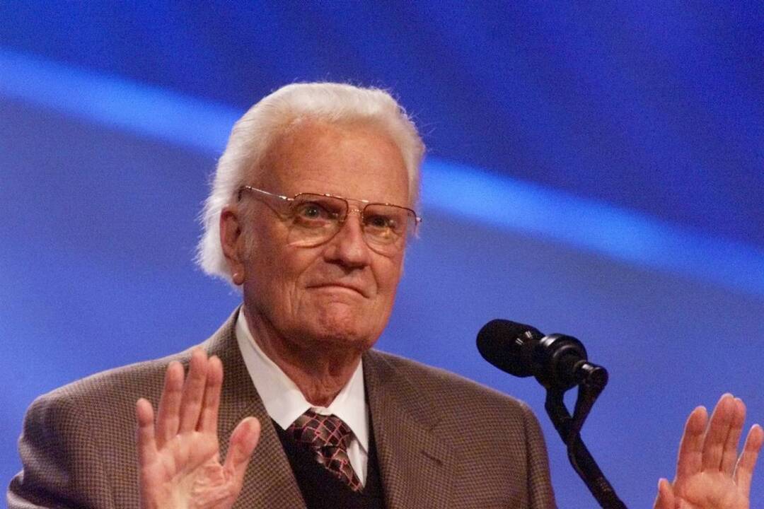 Evangelist Billy Graham dies at 99