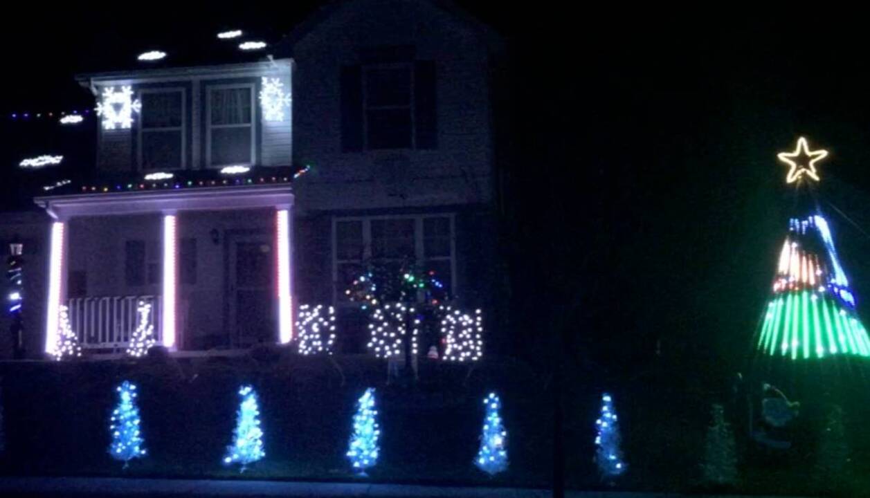 Christmas lights display celebrates ‘Star Wars’