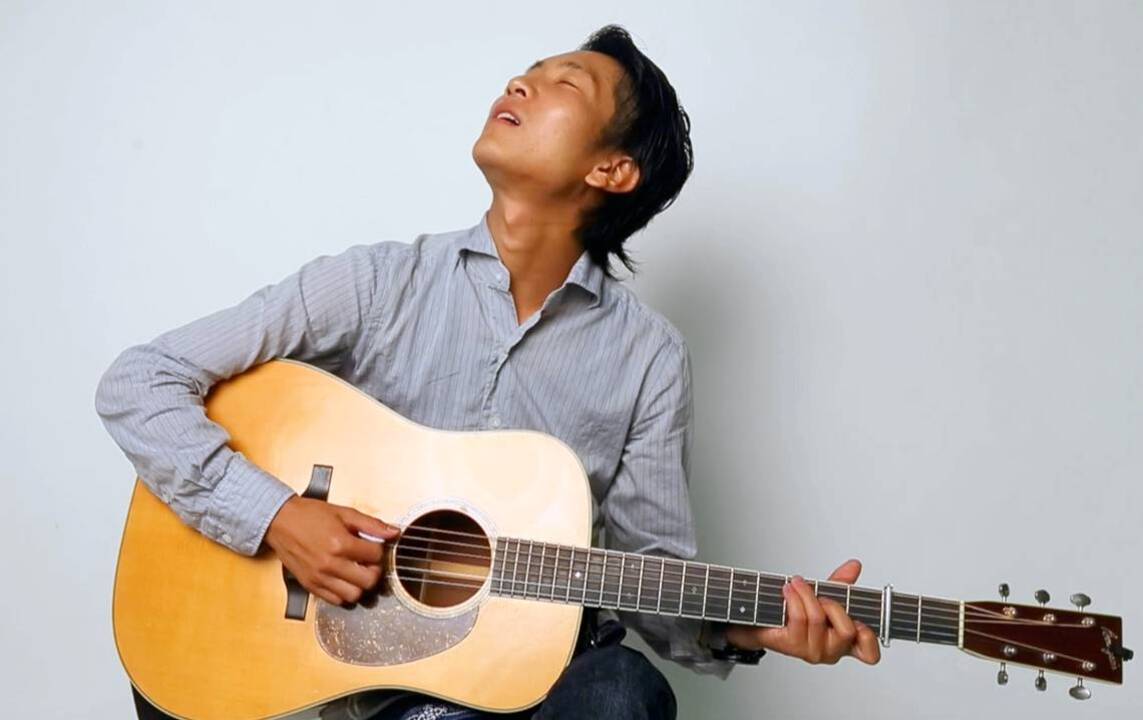 Hiroshi Arakawa plays 'Sitting in the Moonlight" in 2015