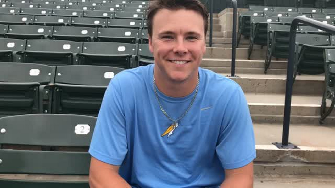 ‘Forever 21’: Pelicans’ Steele carries on family tradition through simple gesture