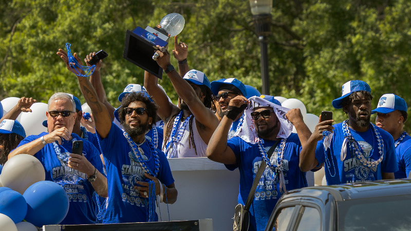 Watch as Columbus Lions, fans, community celebrates championship season
