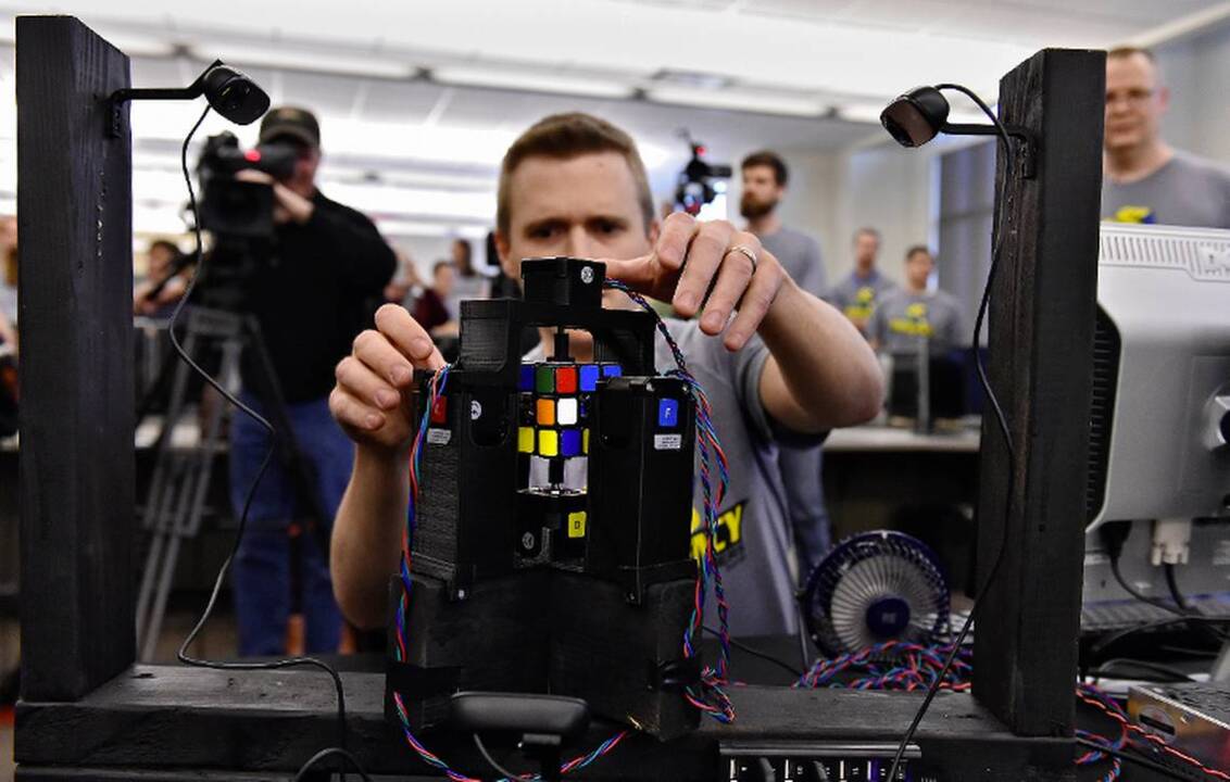 Video: Robot sets Guinness World Record solving Rubik’s Cube: 0.9 seconds