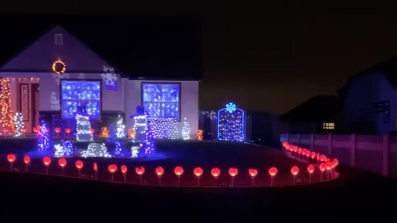 Christmas lights at 11228 Beman Road in Pasco