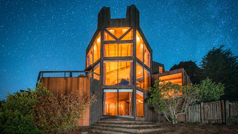 ‘Mystical portal’ comes with oceanfront California ranch for sale