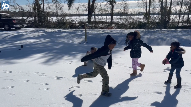 Video captures snow-covered Beaufort County; from snowy roads to children playing