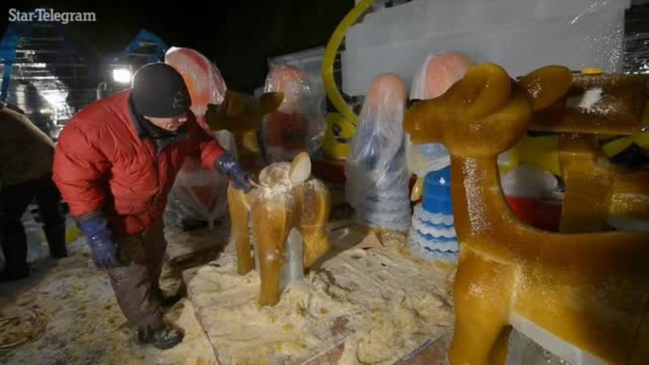 Ice Santa is headliner at Gaylord Texan’s Lone Star Christmas
