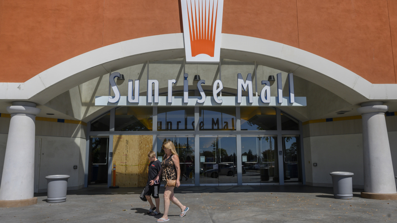 ‘In its heyday, it was the place to be.’ Here’s what Sunrise Mall looked like in 2019