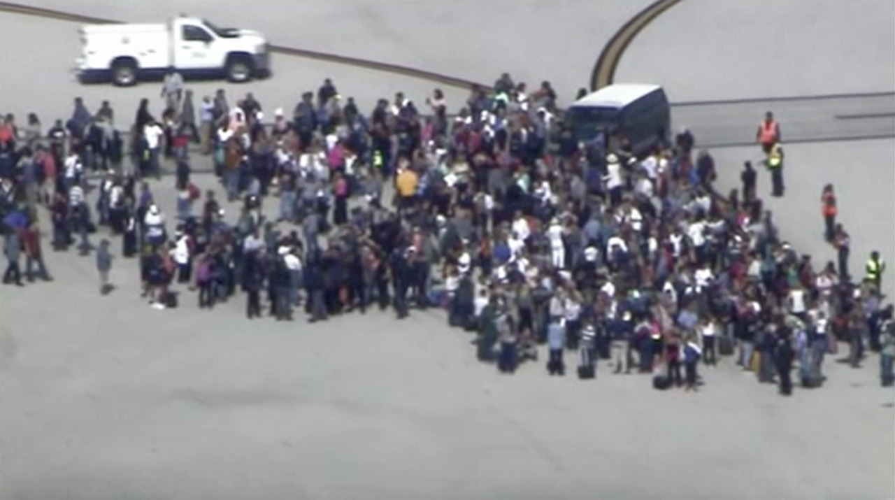 Troubled Army veteran accused of killing 5, injuring 8 in shooting at Florida airport