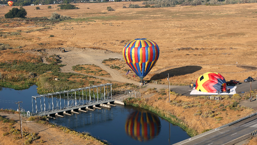 See inside a hot air balloon’s flight across the Yakima Valley