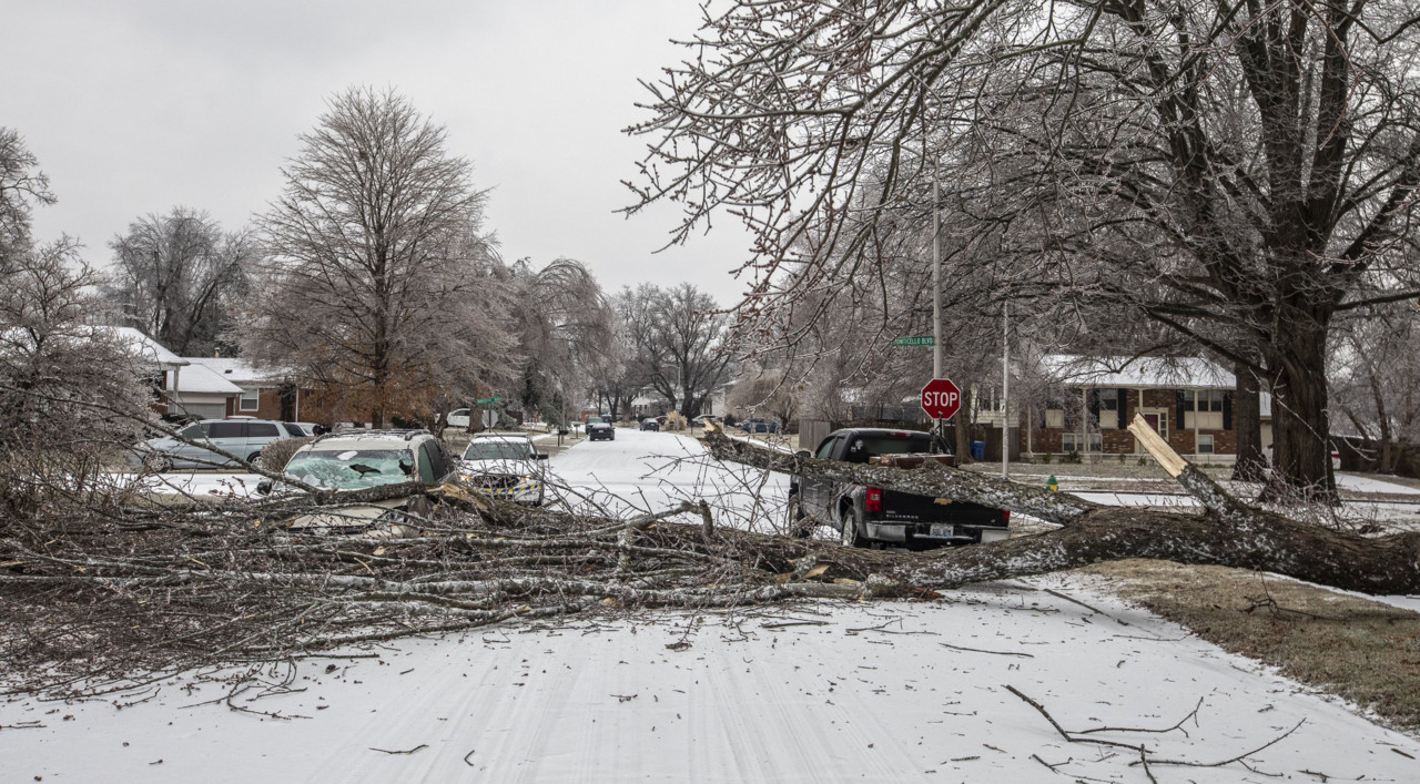 Officials say it is ‘slow going’ on clearing, treating Lexington roads