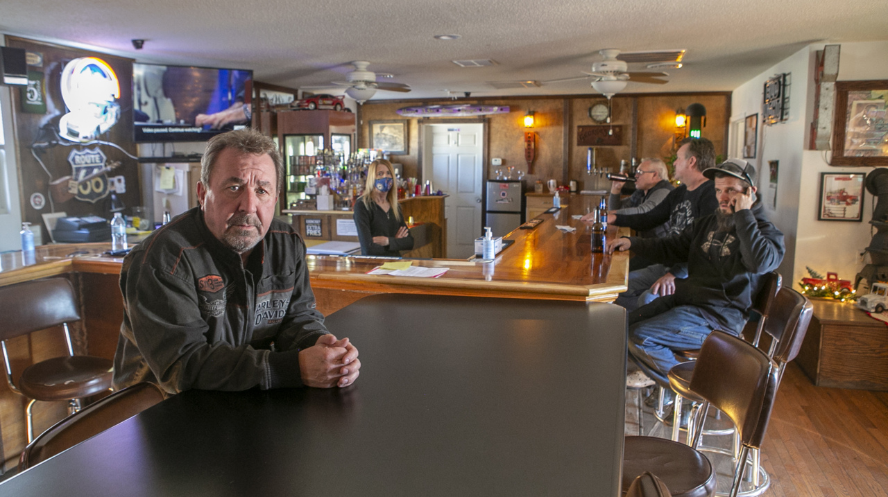 St. Clair County Illinois bar owner receives fines, liquor license suspension as he defies restrictions and remains open