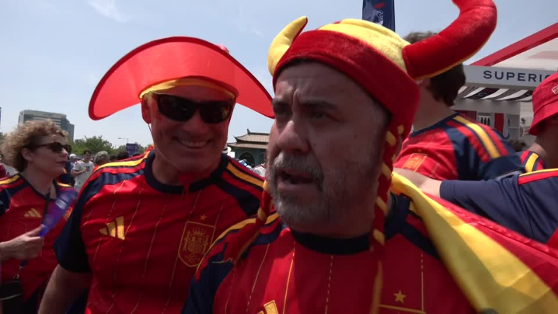 Spain, Argentina fans party outside stadium ahead of World Cup final