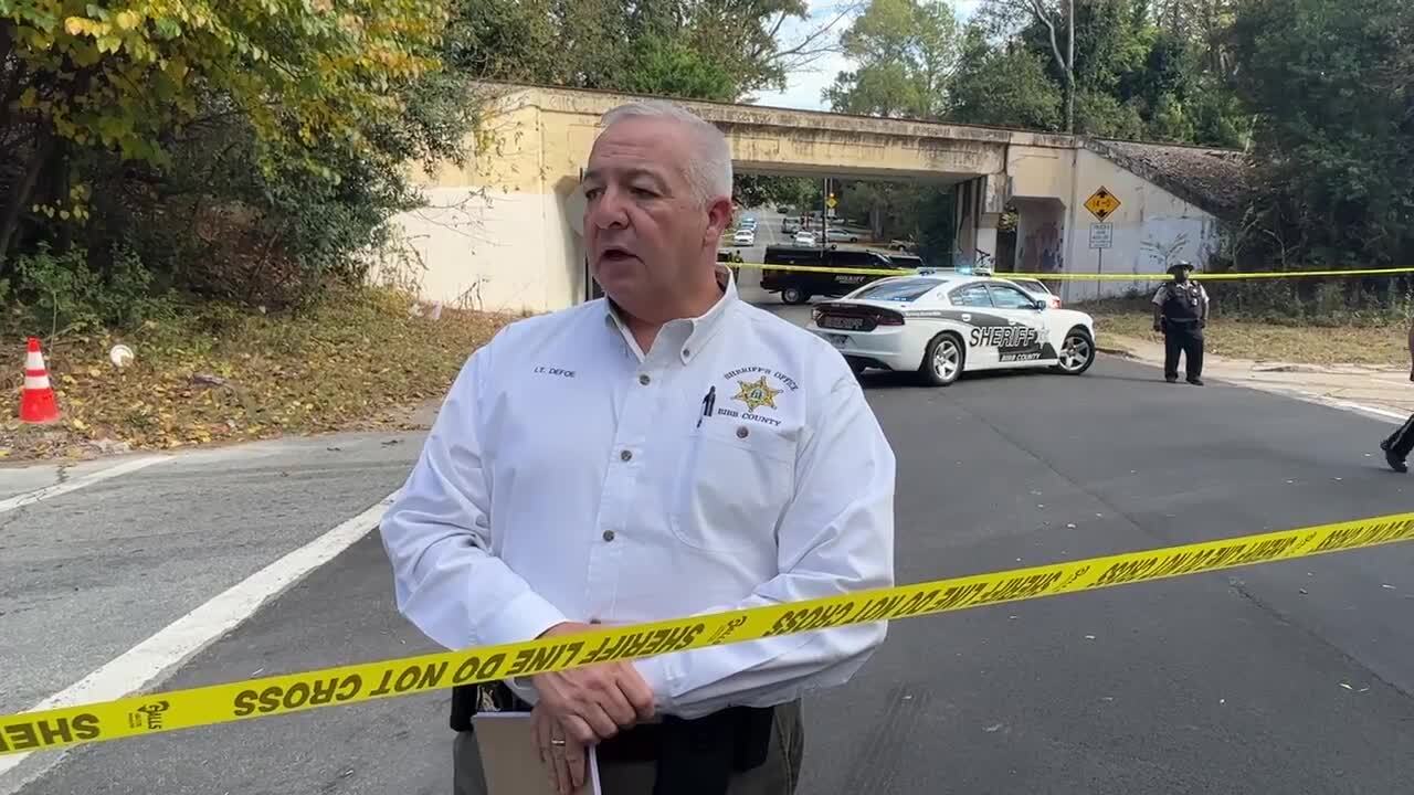 Bibb County Sheriff's deputies find man shot dead in car (Video ...