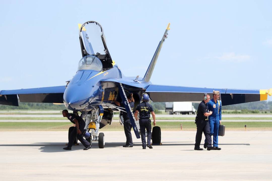 What are this Blue Angel’s favorite maneuvers?