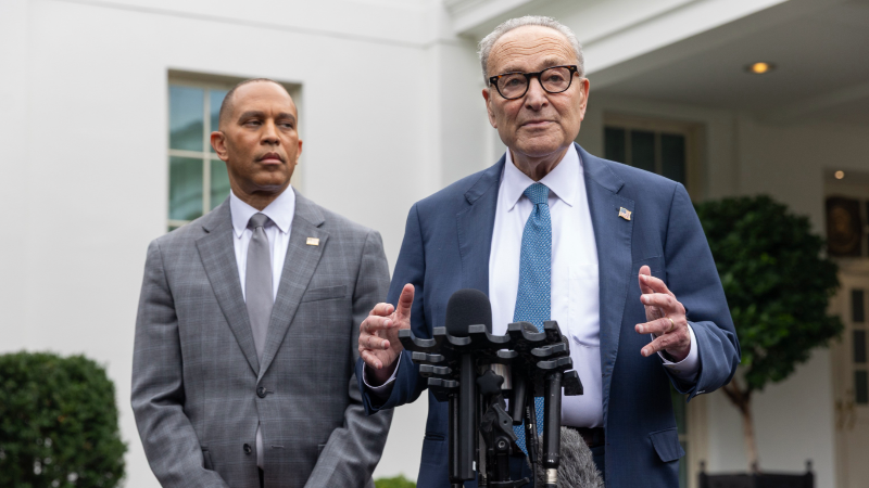 US edges toward government shutdown as Trump and Democrats dig in