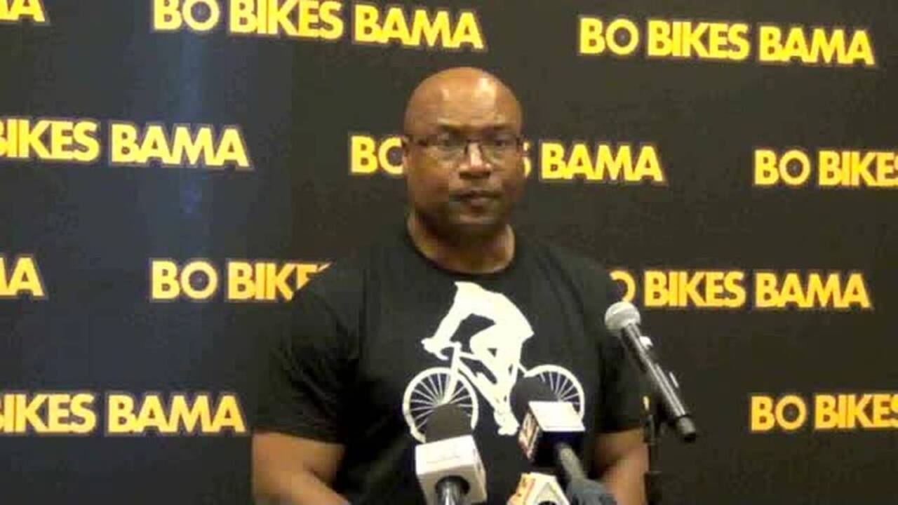 Video: Bo Jackson teases Auburn coach Gus Malzahn's cycling skills