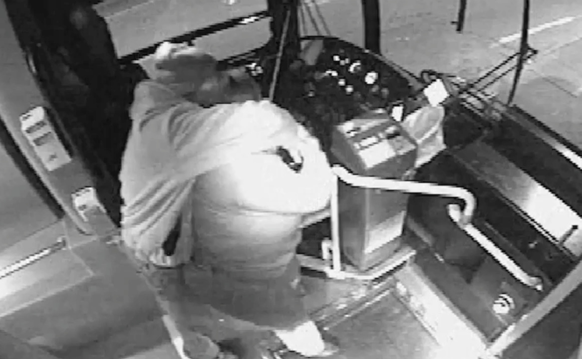 Video captures bus rider beating alleged attacker with cane