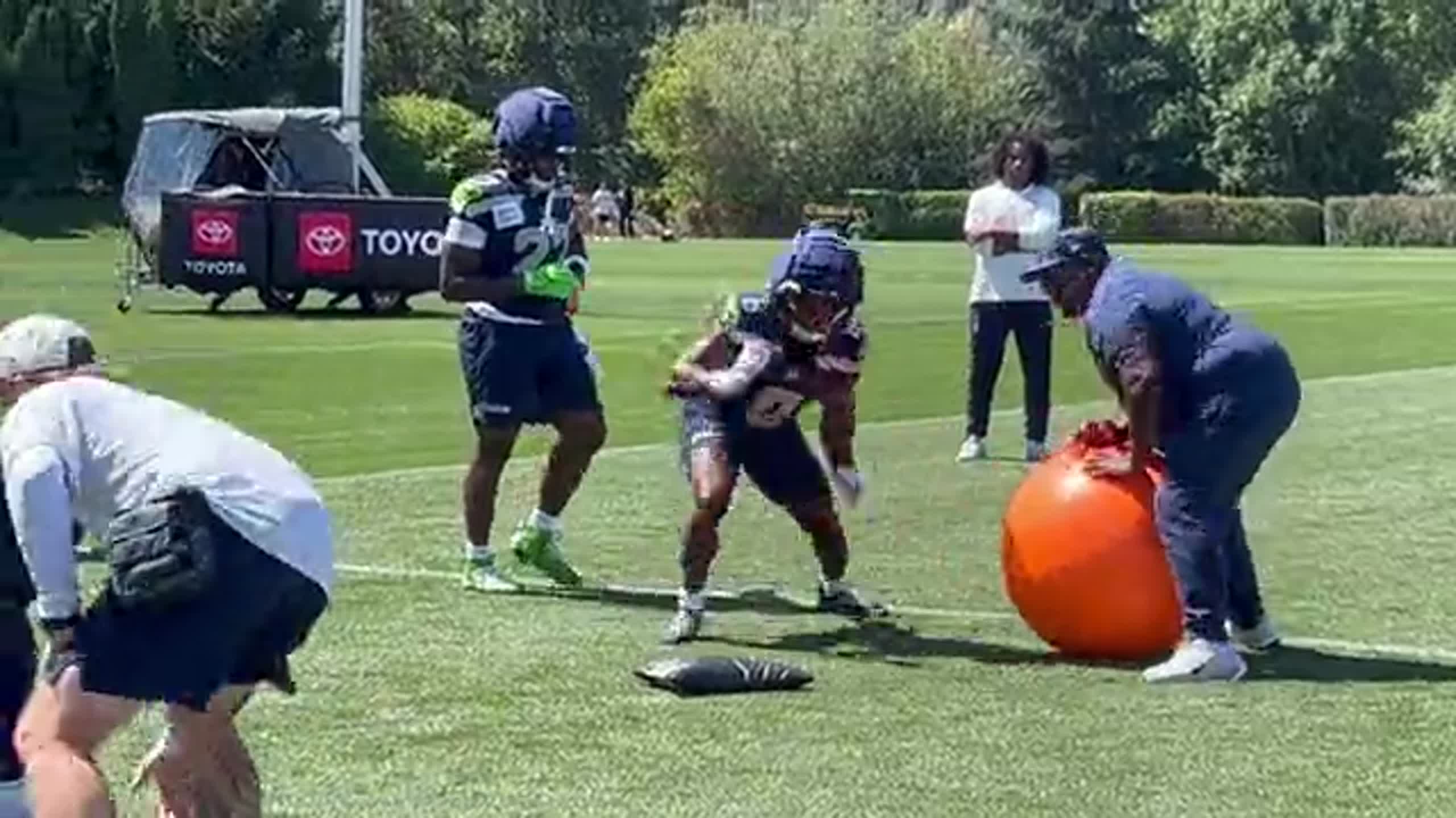 Rookie running back Jadarian Price works pass blocking at Seahawks training camp