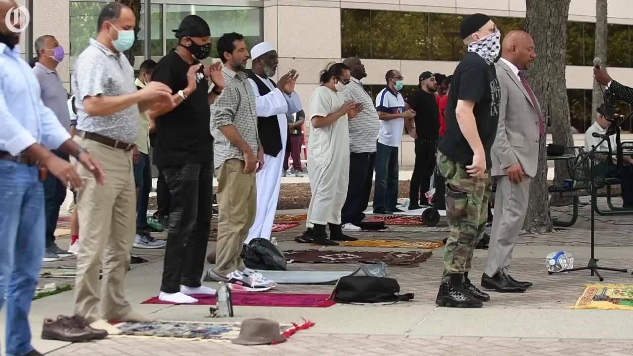 Muslims pray for justice