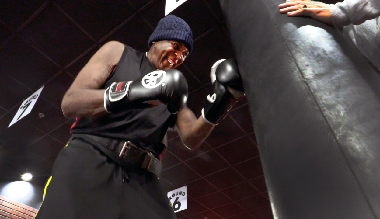 Meet ‘The Destroyer’: Former boxer battling Alzheimer’s dons gloves to fulfill bucket list