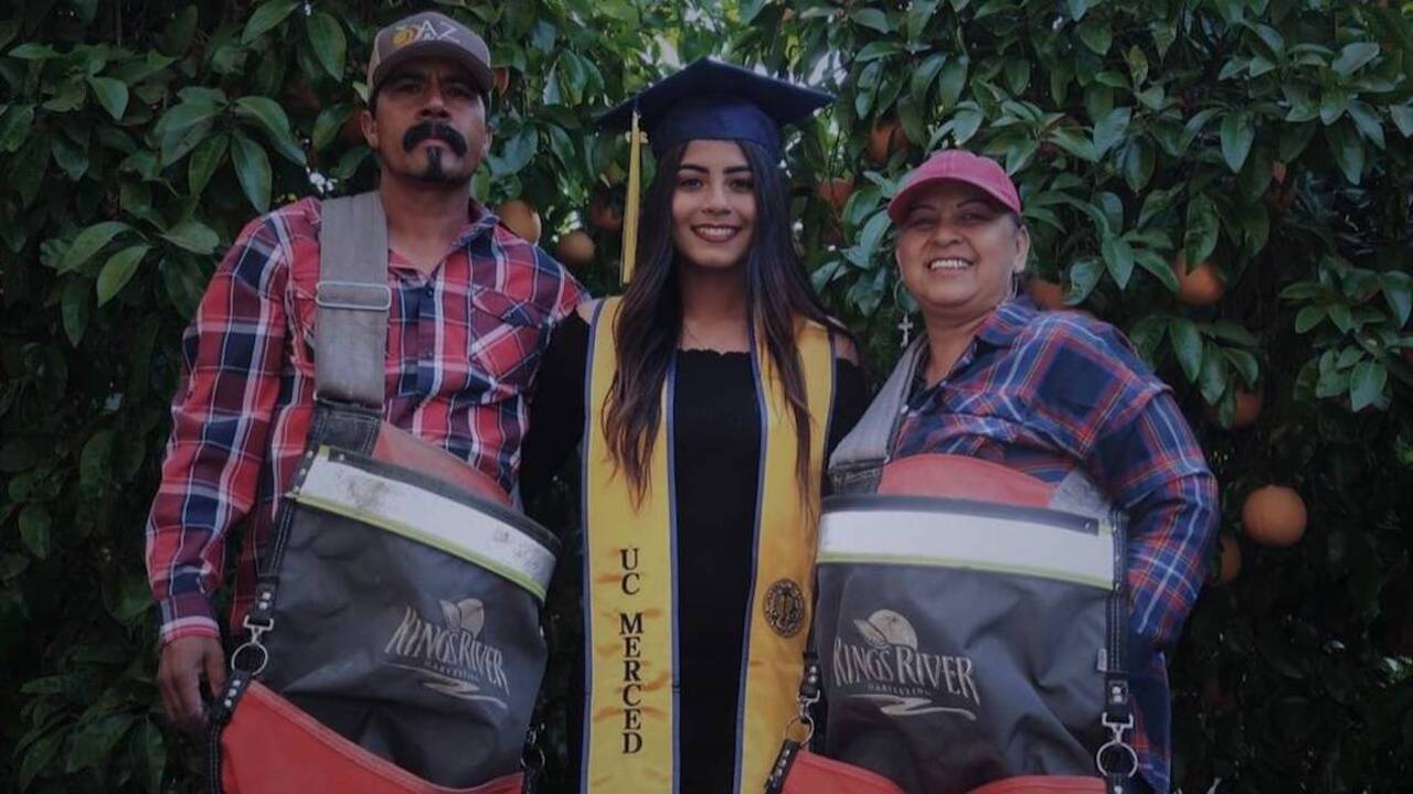 UC Merced student honors migrant parents in viral photo