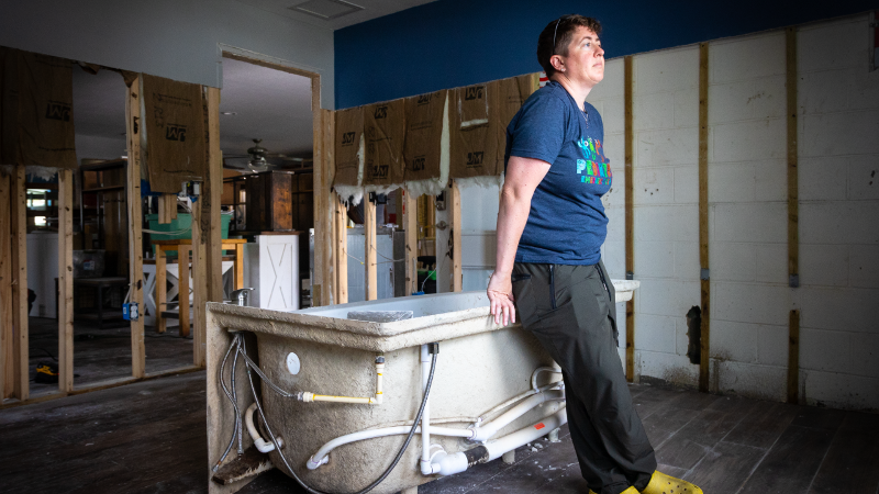 After yet another flood, Florida Tiktoker will lift her home