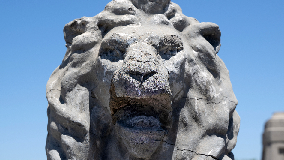 Experts restore lion statues from Modesto's Seventh Street Bridge