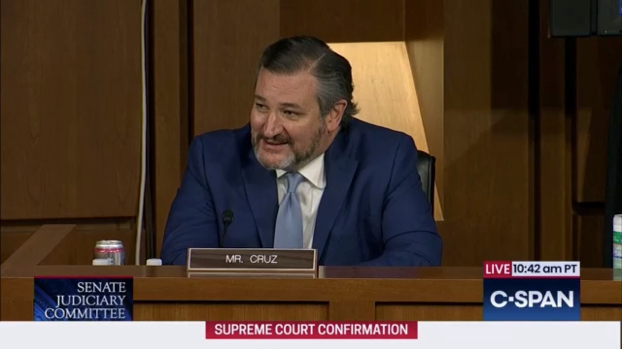 Senators Ted Cruz and Amy Klobuchar clash at Barrett hearing