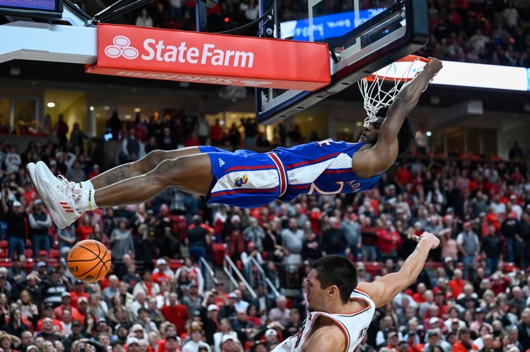 Kansas sneaks out 75-72 win over Texas Tech in Lubbock