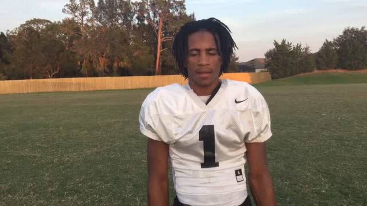 Braden River WR Craivon Koonce goes crazy on football field