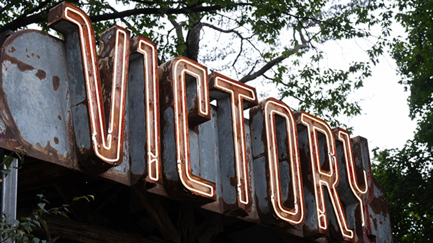 Old Wichita sign has a new home in Belle Plaine