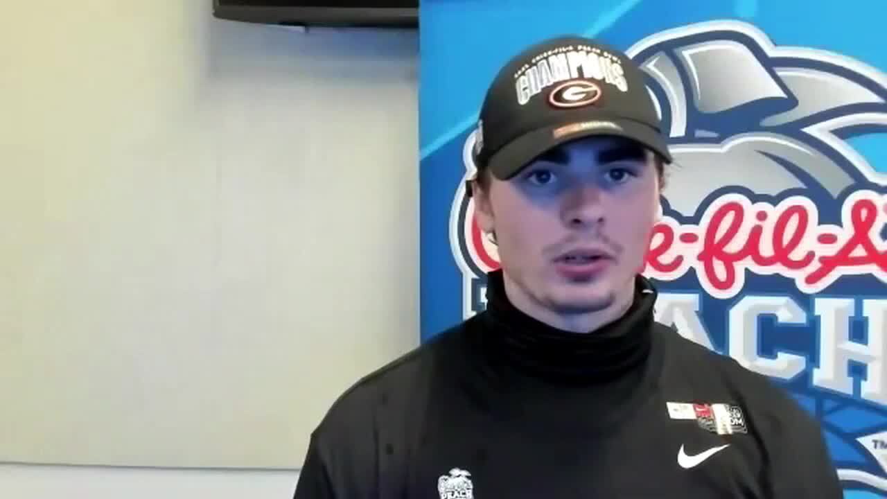 Georgia rallies around James Cook after death of his father