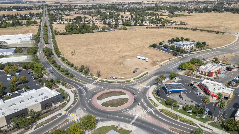 5 new businesses coming to this Clovis corner, from chains to local mom-and-pops