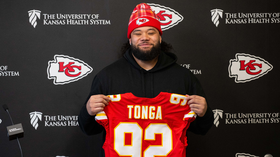 New Chiefs defensive lineman Khyiris Tonga thrilled to meet Chris Jones