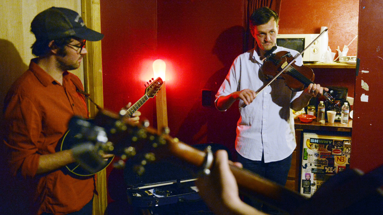 Fiddler Bobby Britt knew it was time to strike out on his own. But first he needed to heal.