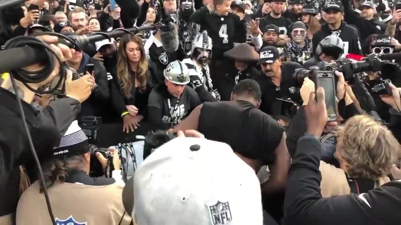 See Oakland Raiders DE Clelin Ferrell toss crowd his jersey after final Coliseum game