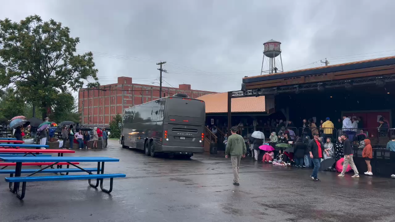 Phoebe Bridgers' tour bus arrives at the Burl in Lexington