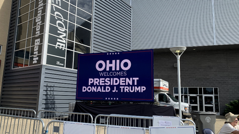 Youngstown’s Covelli Centre overflows with MAGA supporters for Trump rally