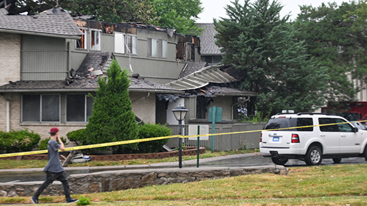 Two dead after fire rips through apartment | Kansas City Star