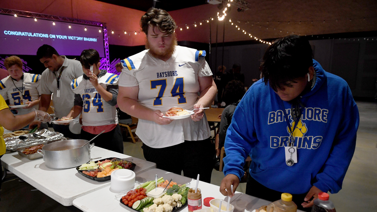 Hungry for football: Here’s how Manatee County high school teams get their fill on game days