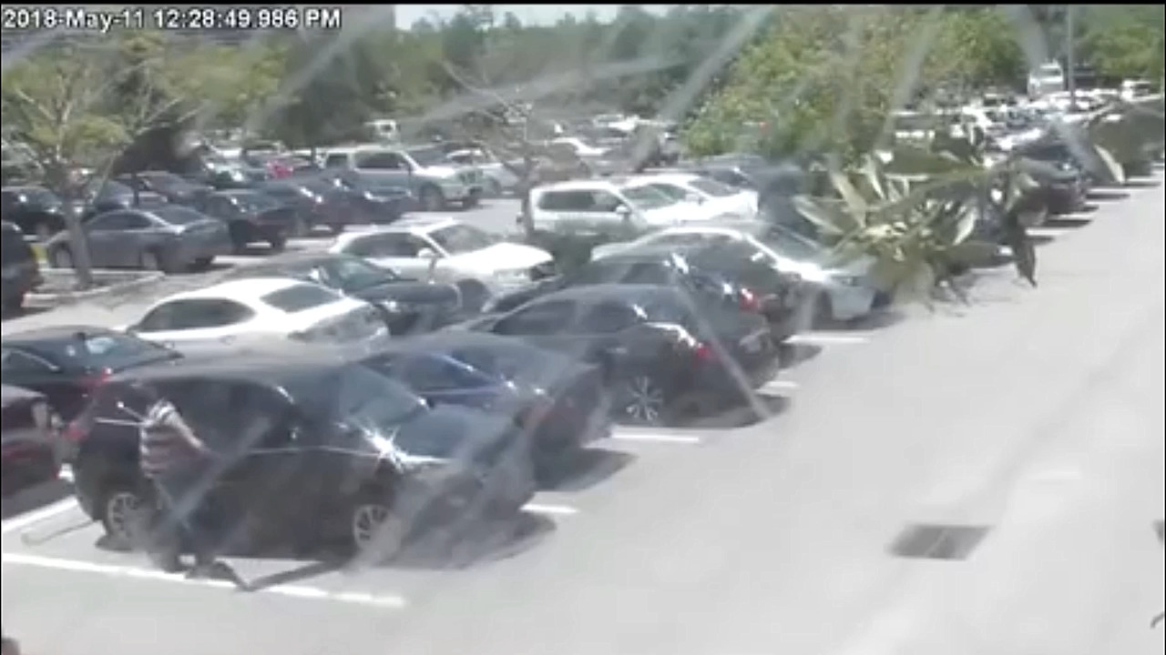 Police search for thieves who stole car while victim worked | Miami Herald