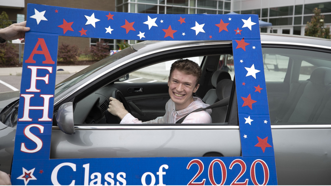 In times of COVID-19, these high school seniors received a special celebration