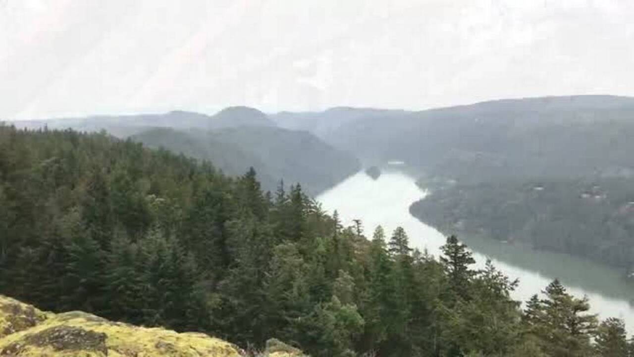 Hiking scenic Jocelyn Hill near Victoria