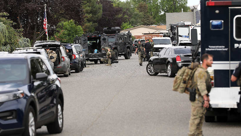 SWAT team response for Kennewick barricaded suspect