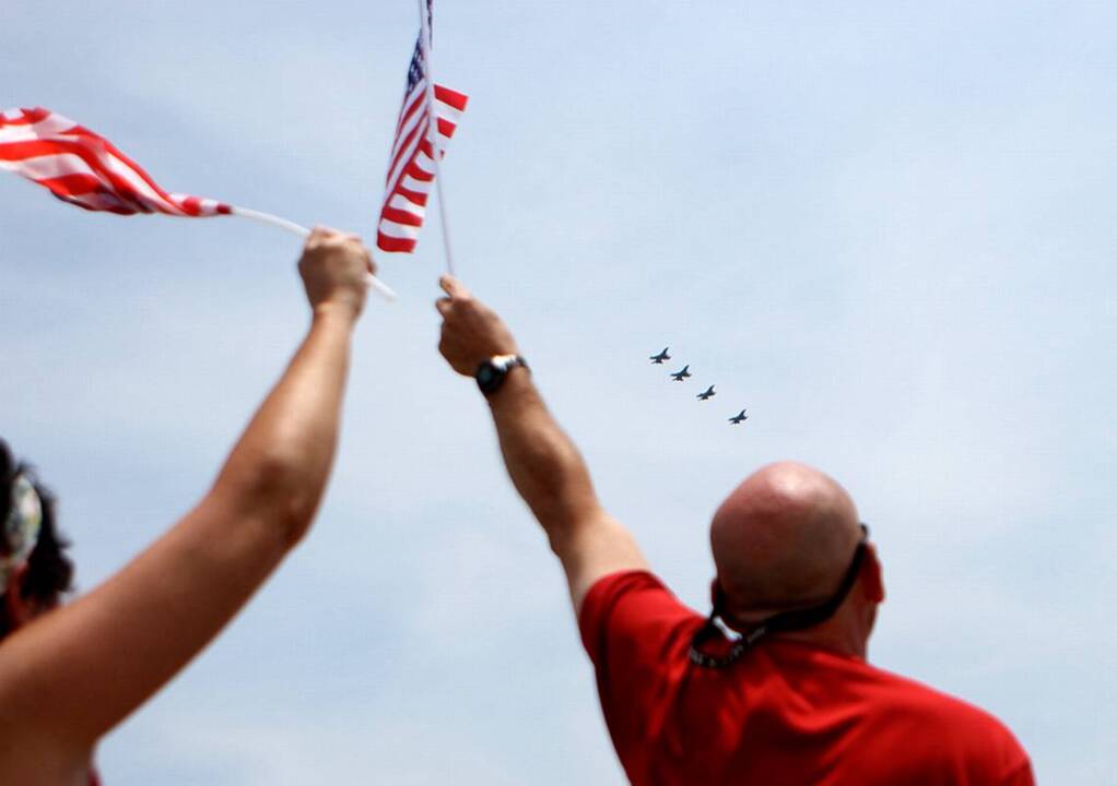 Which Lowcountry beaches are best to see the Salute From the Shore flyover?  Here is the answer and a few other tips